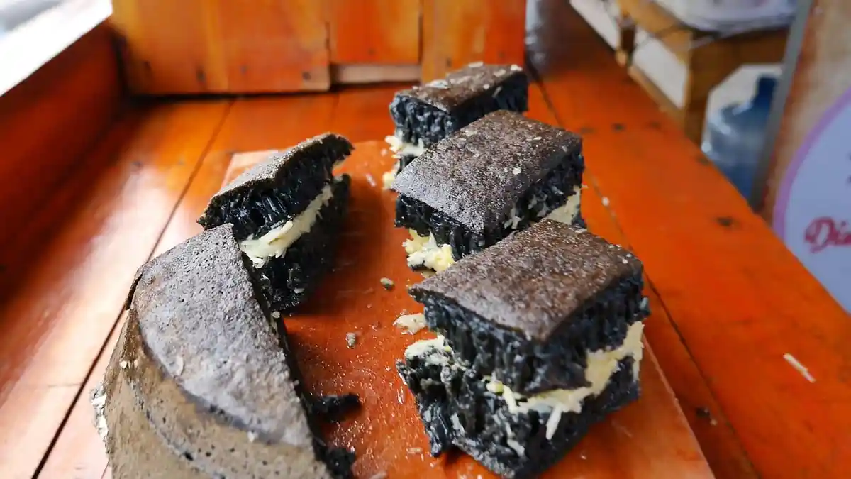 resep martabak manis black forest terenak 4